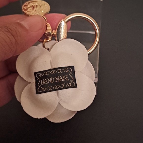 Elegant Pink Floral Keychain Charm NWOT - Picture 3 of 3